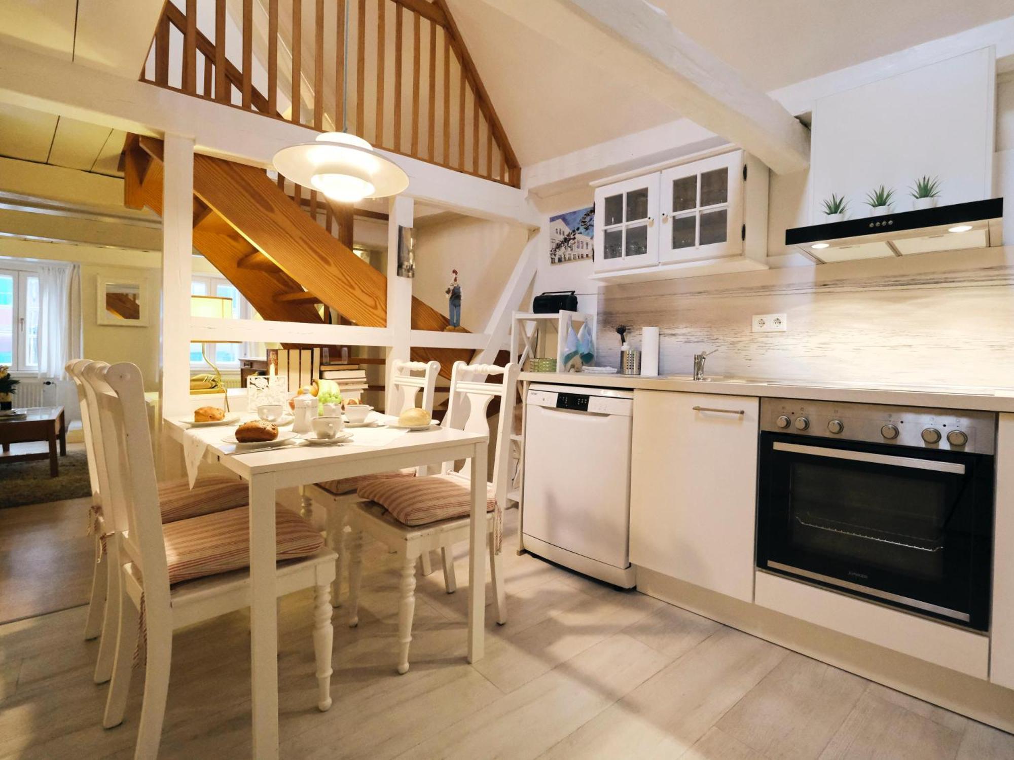 Kapitaenswohnung -schoene Altstadtwohnung, Mit Eigenem Parkplatz Apartment Flensburg